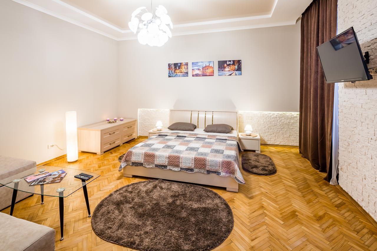 Onlviv Apartments Teatralna 23 מראה חיצוני תמונה